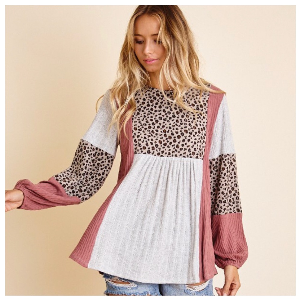 Contrasting Color Block Details Babydoll Top - Picture 2 of 7